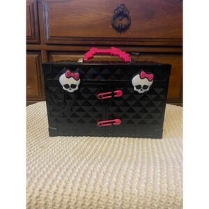Monster High Makeup Vanity Trunk Case Black Pink Skull with Accessories